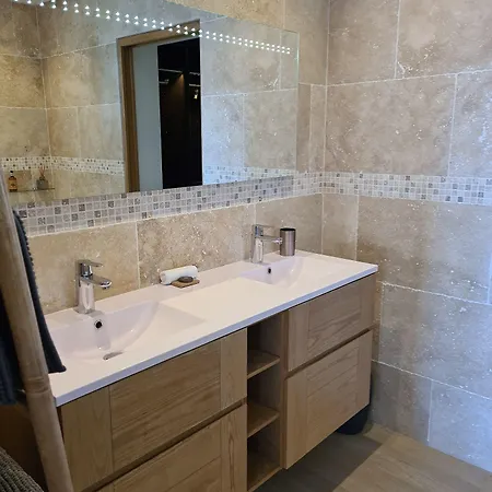 Particulier Parking Gratuit Piscine Chauffee 4*