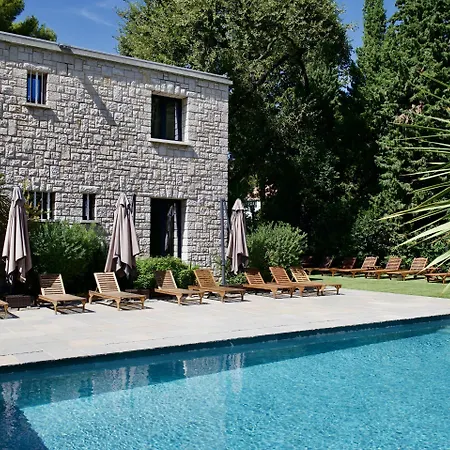 Particulier Parking Gratuit Piscine Chauffee Cassis
